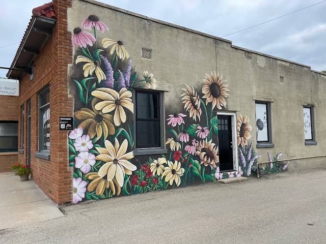 'Wildflowers' Mural - Image 1