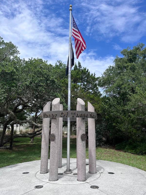 Lakeside Veterans Memorial Park - Image 1