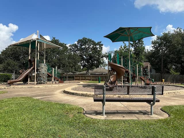 Hunters Trail Park - Image 1