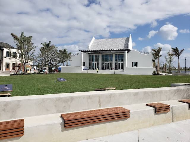 Downtown Wellen Great Lawn - Image 3
