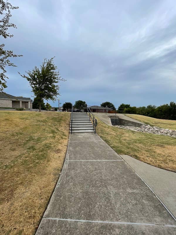 Kings Crossing Park - Image 1