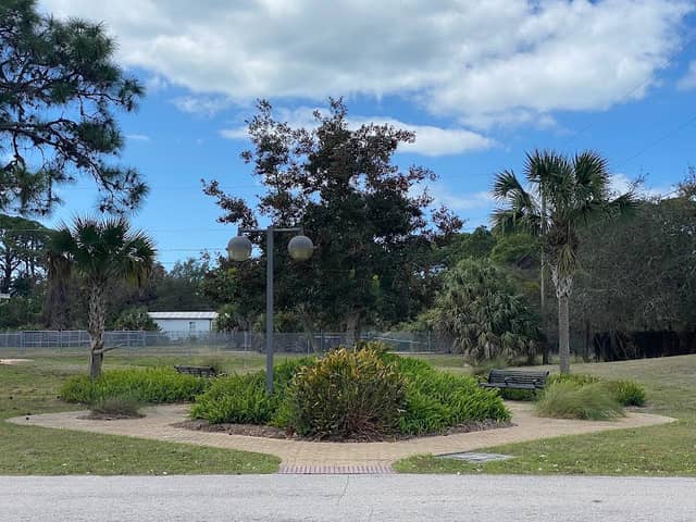 Grove City Walking Park - Image 1