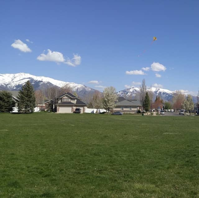 Grassy Park - Image 1
