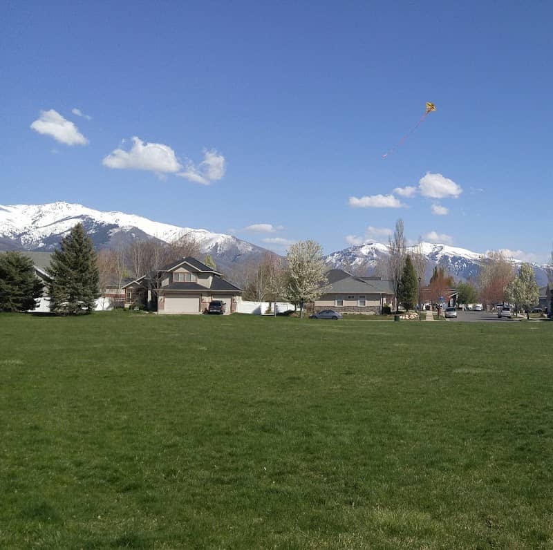 Grassy Park - Image 1