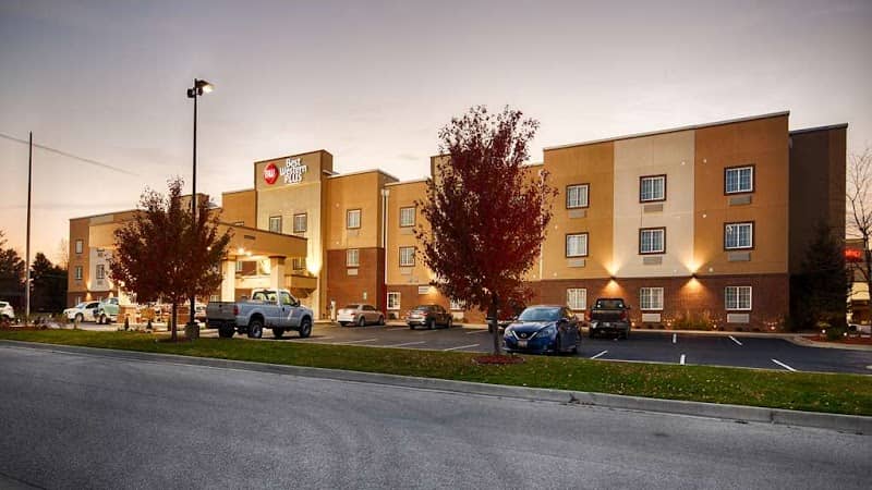 Best Western Plus Crawfordsville Hotel - Image 1