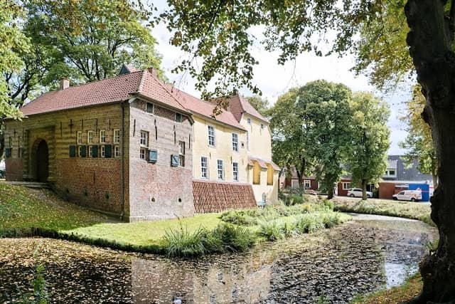 Manningaburg - Image 1