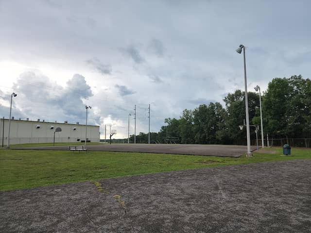 Lake View Park - Image 1