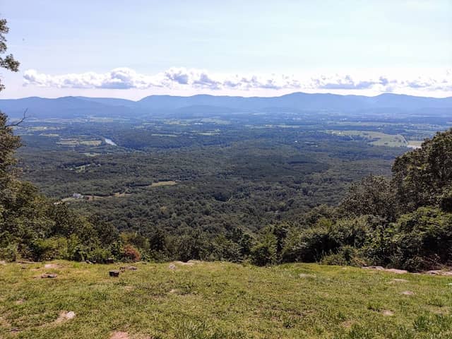 Edith's Gap Lookout - Image 2