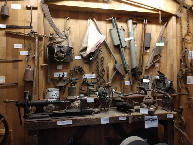 East Linn Museum - Image 1