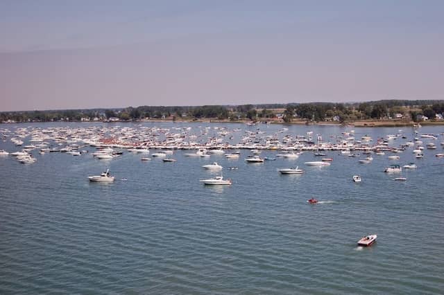 Lake St. Clair Guide - Fish Boat Eat Shop Play Stay - Image 1