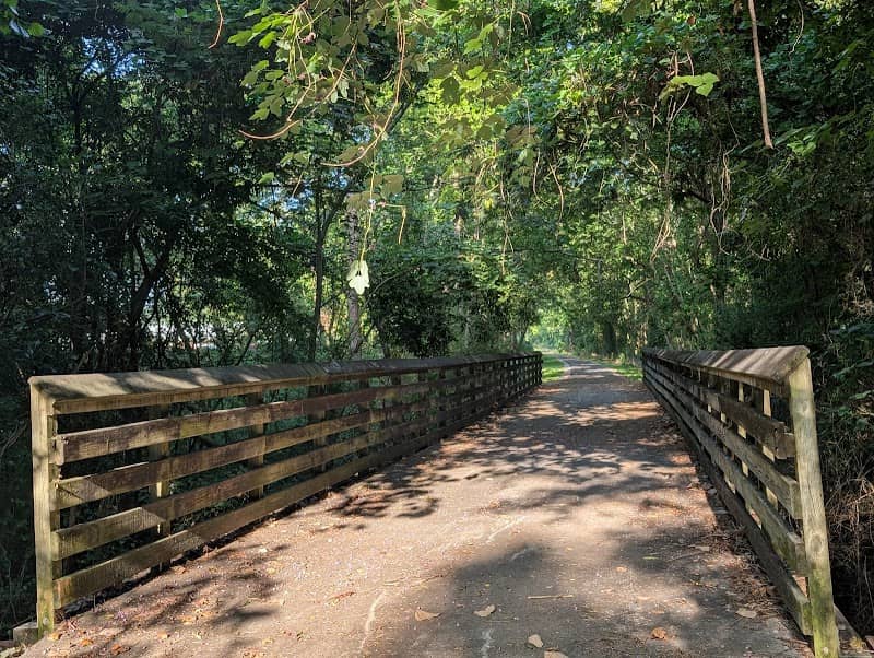 Trail parking - Image 1
