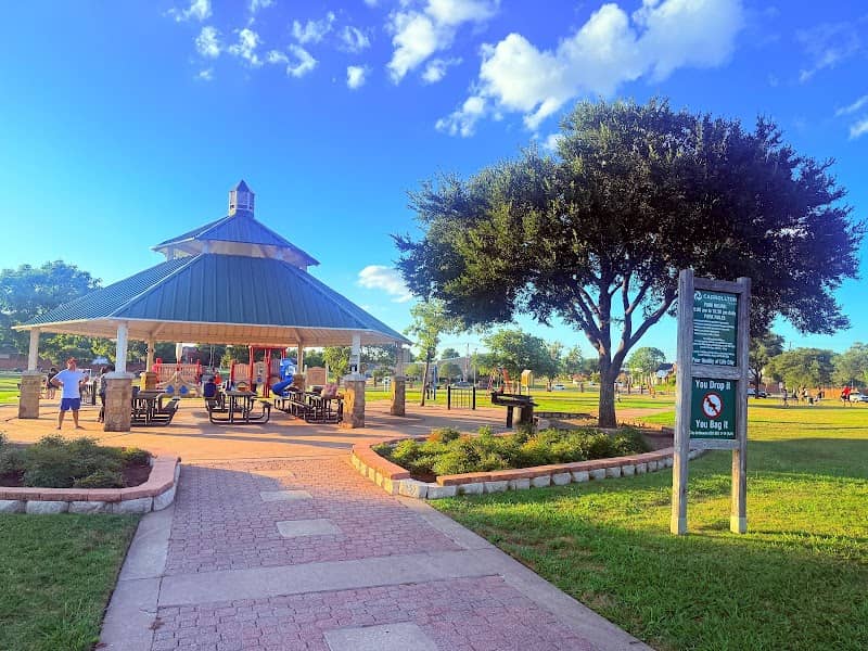 Oak Hills Splash Park - Image 3
