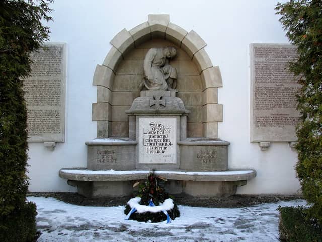 Kriegerdenkmal - Image 1