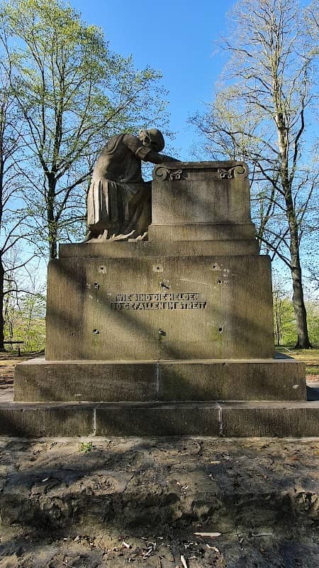 Kriegerdenkmal - Image 1