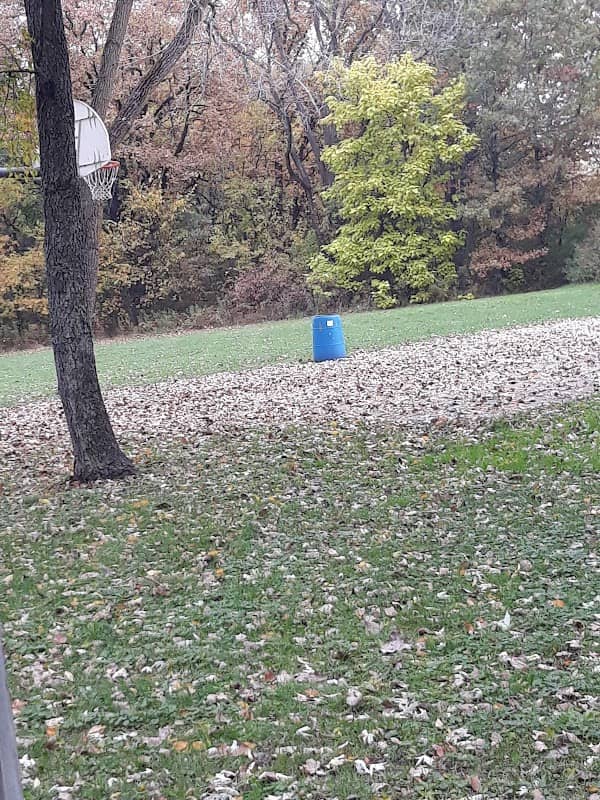 Hanen Blvd Park - Image 2