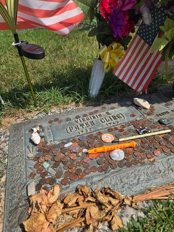 Patsy Cline memorial - Image 2