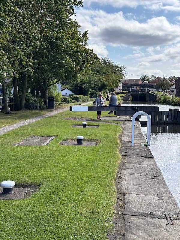 Burscough Canal way - Image 2
