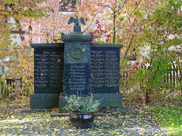 Gefallenendenkmal Treisbach - Image 1