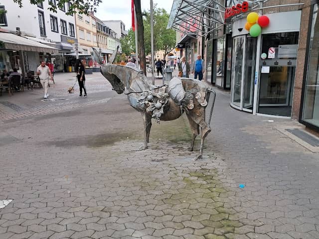 Esel Skulptur - Image 1