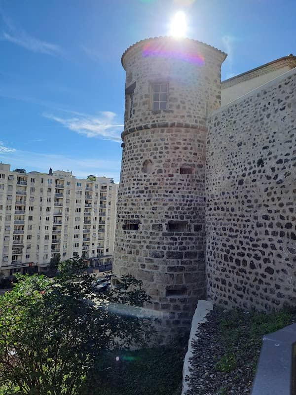 Tour des Martyrs - Image 1