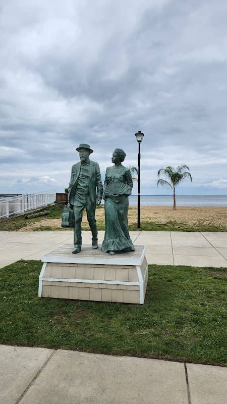 Colonial Beach Statues - Image 1