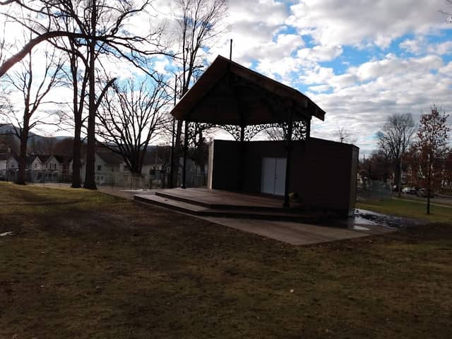 Oak Hill Park - Image 2