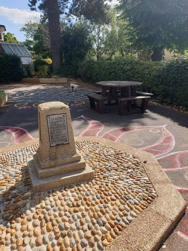 Memorial Gardens - Image 1