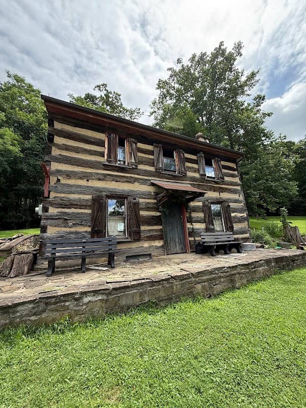Washington Park Log Cabin - Image 2