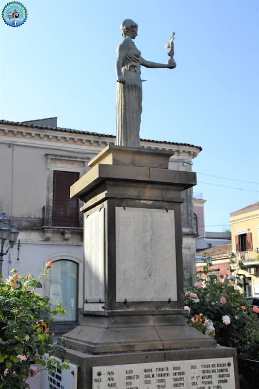Monumento ai Caduti della Prima Guerra Mondiale - Image 1