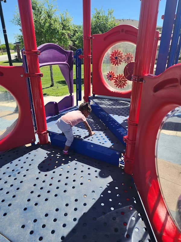 Parkview Heights Park - Image 1