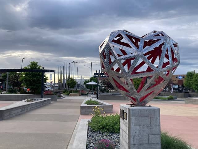 Open Heart Sculpture - Image 1