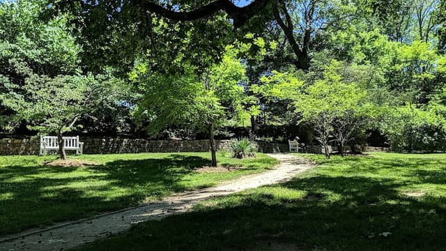 Beale Garden - Image 1