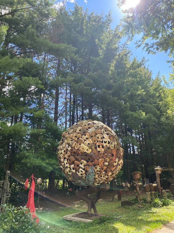 Spectacular sculptures - Image 1
