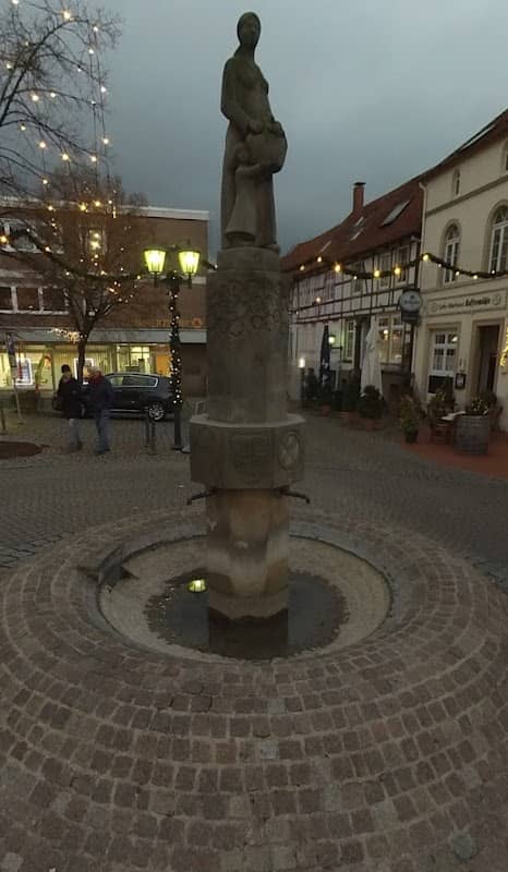 St. Petri-Brunnen, Melle - Image 1
