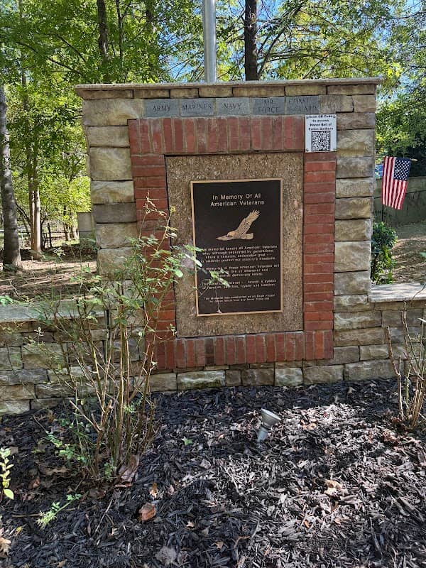 Veteran's Memorial Trailhead - Image 1