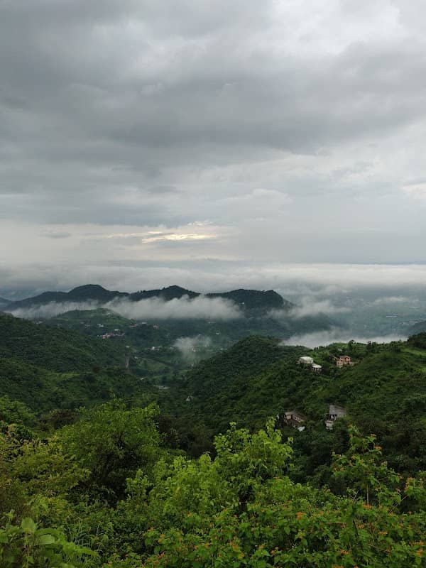 jangeshu waterfall - Image 1