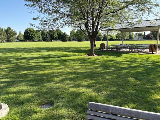 Seasons Park - Image 1