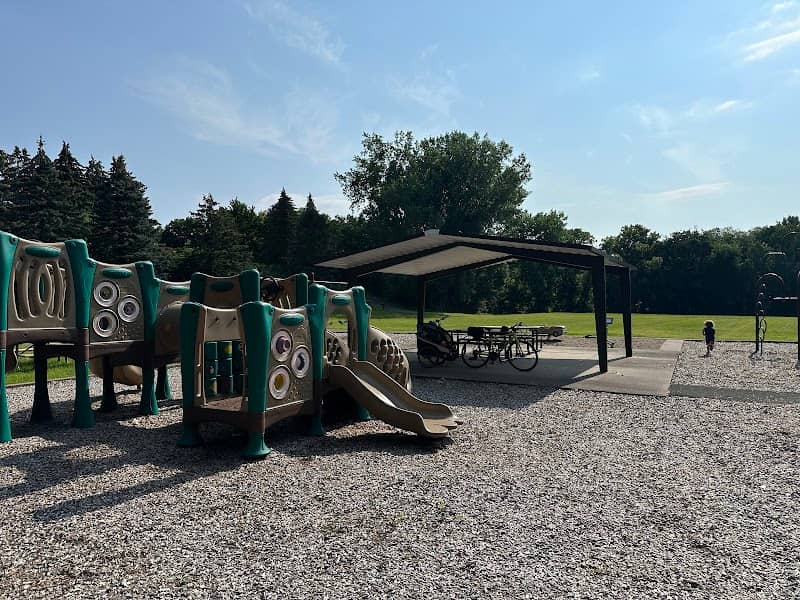 Rolling hills park - Image 3