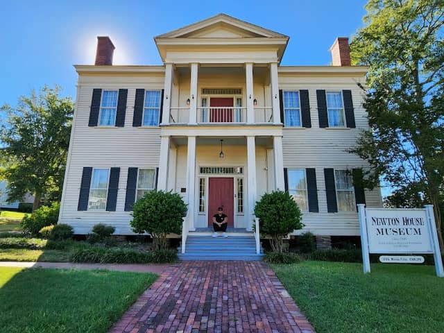 Newton House - Image 1