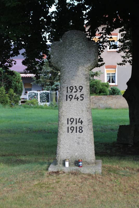 Kriegerdenkmal - Image 1
