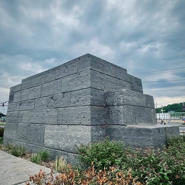 Erie Canal Monument - Image 1