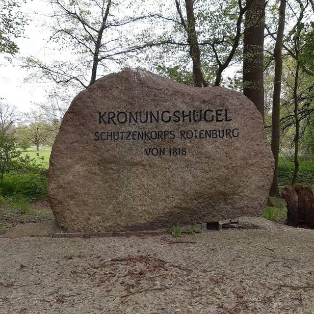 Krönungshügel - Image 1