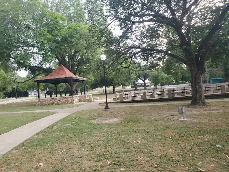 Yettie Polk Park - Image 1