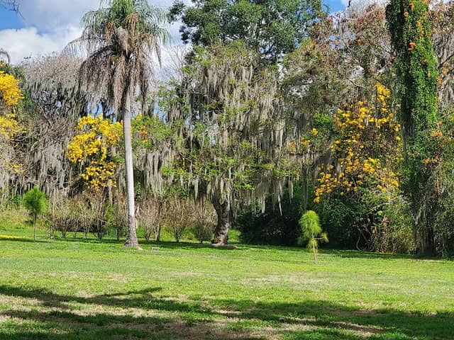 Mackay Gardens and Lakeside Preserve - Image 2