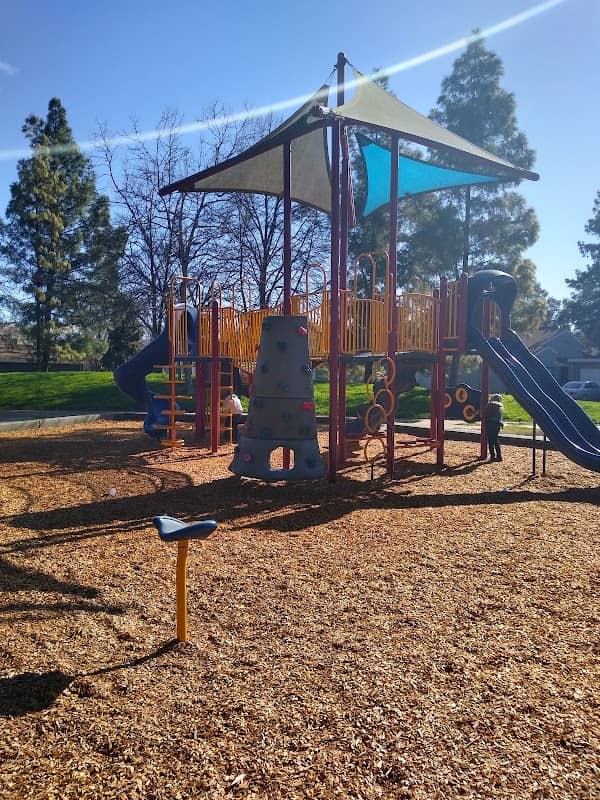 Linden Park - Image 1