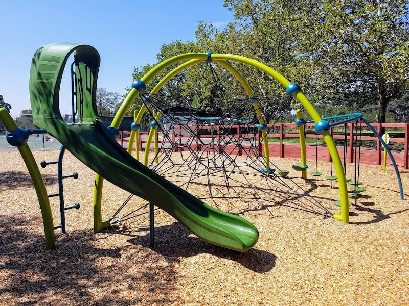 Lew Howard Park - Image 1