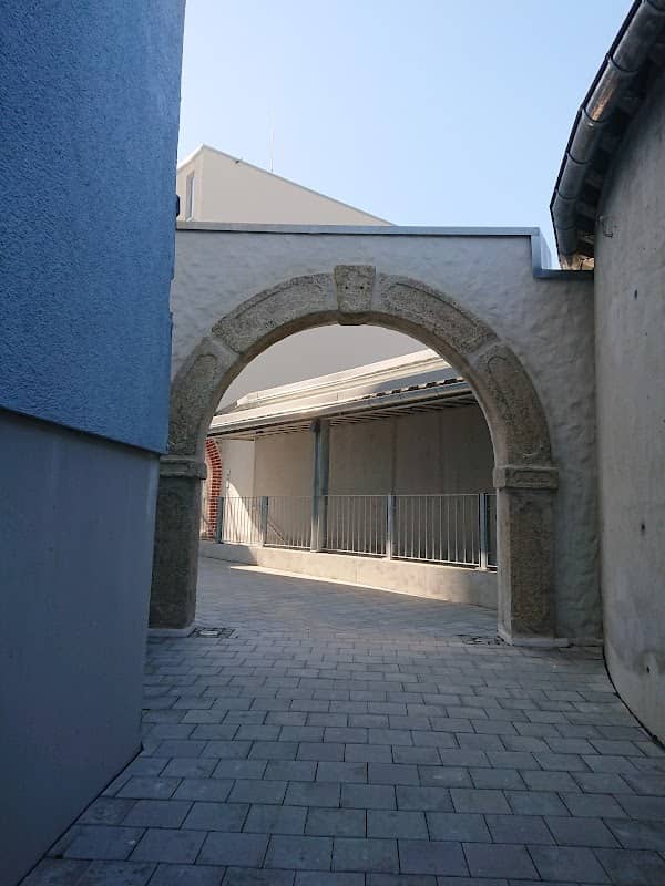 Torbogen zum Püttnerschen Palais - Image 1