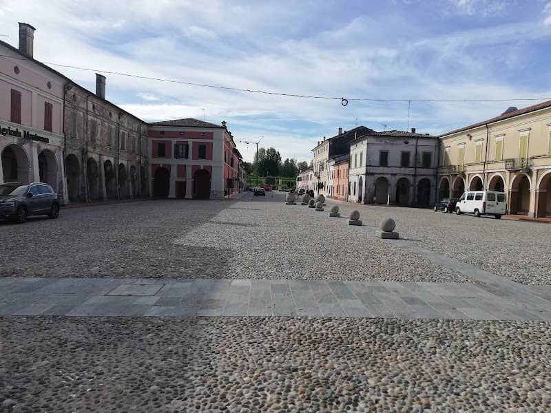 Piazza di Pomponesco - Image 1