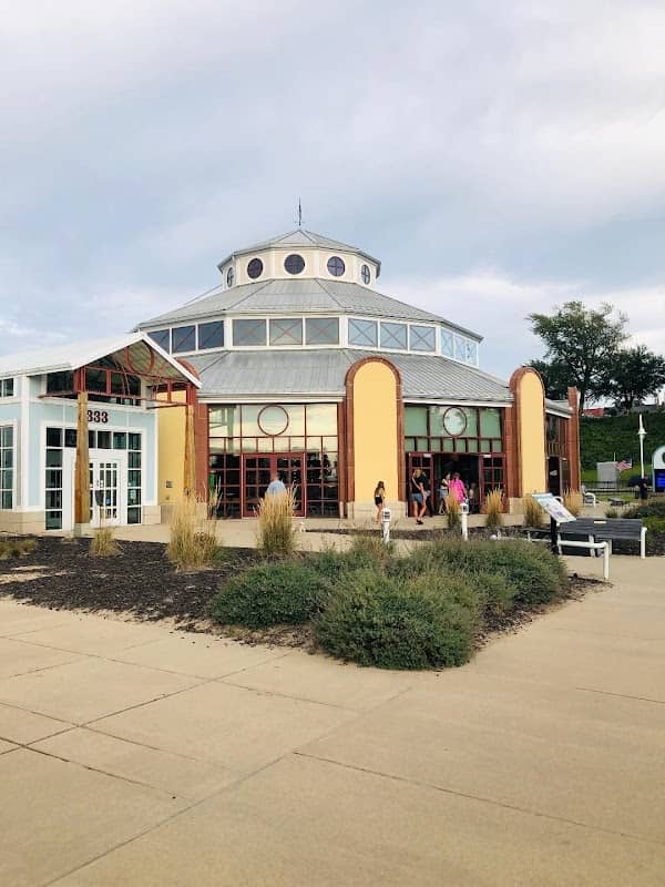 Silver Beach Center - Image 3