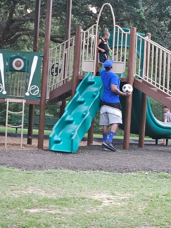 Carl Barton Jr Park - Image 2